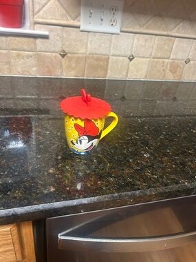 Minnie Mouse Yellow Ceramic Mug with Red Lid